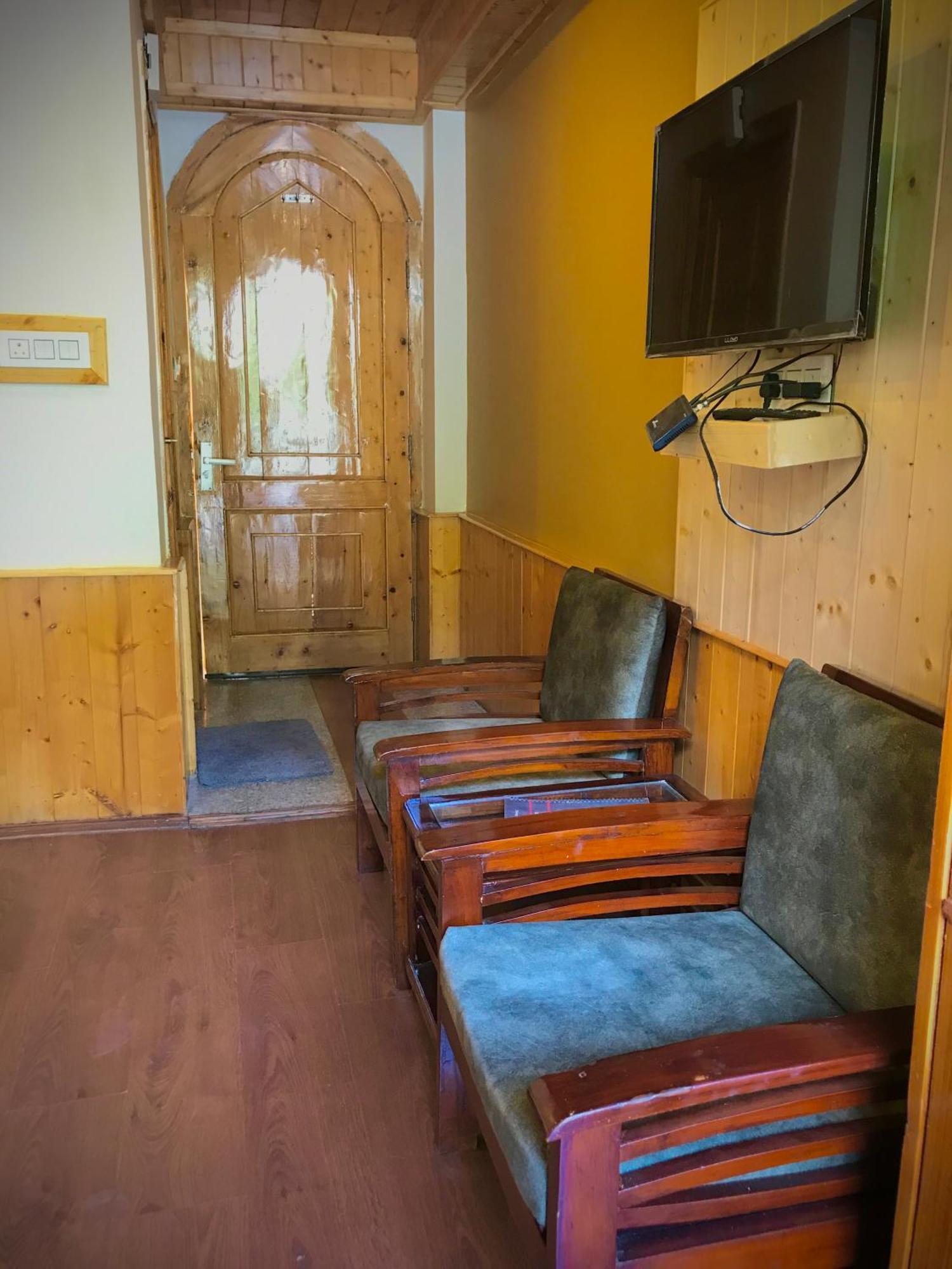 The Avenue Hotel , Manali A River Side Hotel ภายนอก รูปภาพ