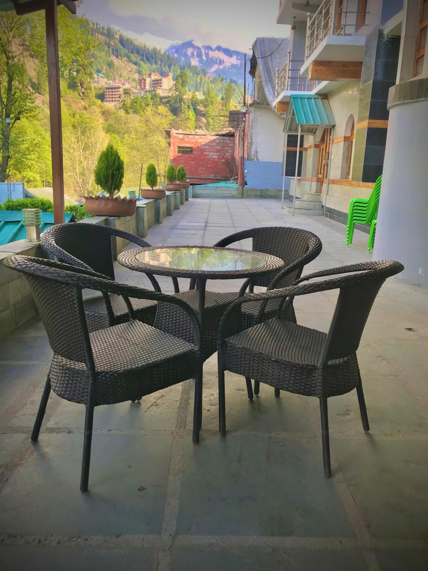 The Avenue Hotel , Manali A River Side Hotel ภายนอก รูปภาพ
