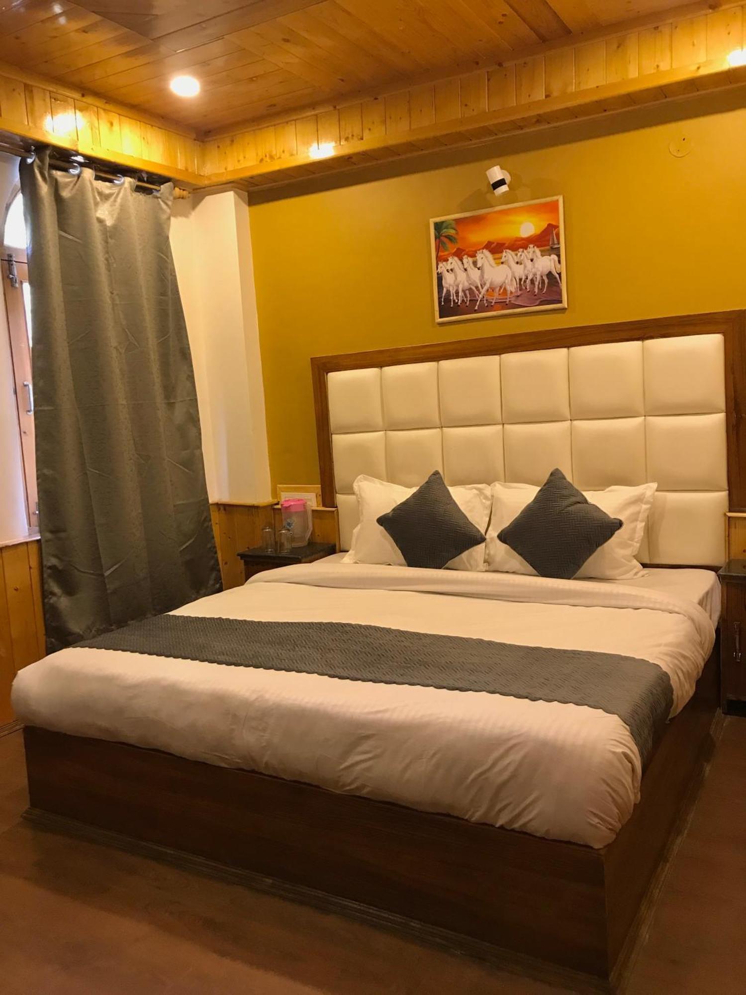The Avenue Hotel , Manali A River Side Hotel ภายนอก รูปภาพ