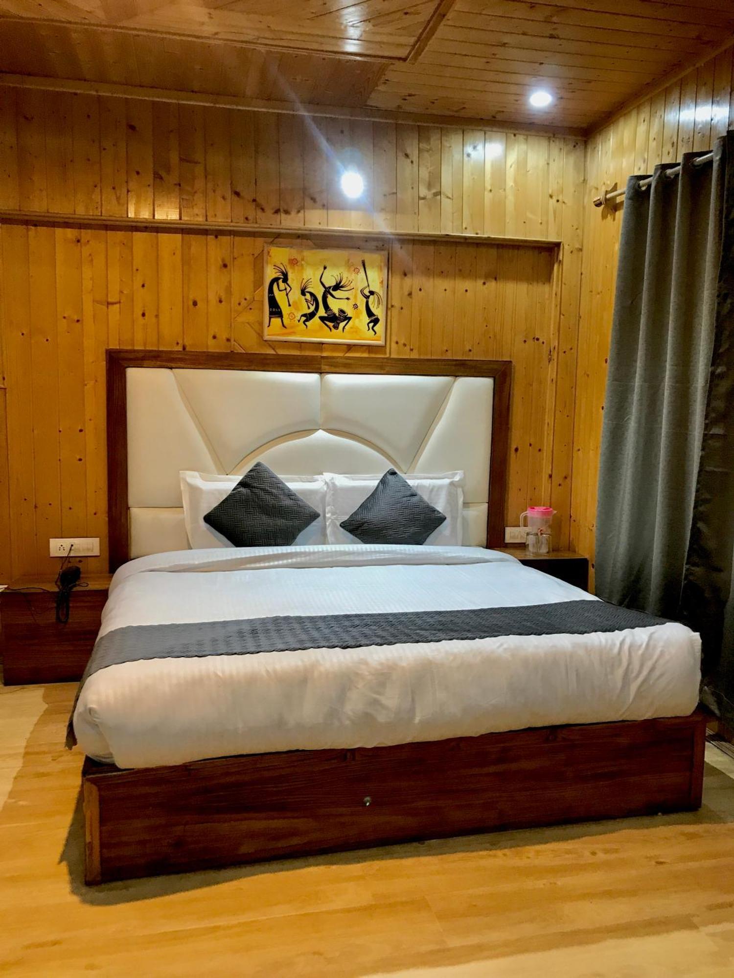 The Avenue Hotel , Manali A River Side Hotel ภายนอก รูปภาพ